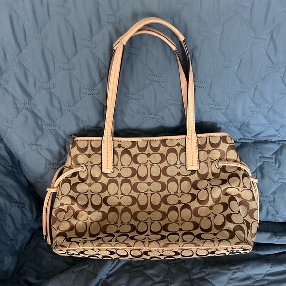 AUTHENTIC COACH SIGNATURE STRIPE PYTHON STRIPE CARRYALL. - Picture 2 of 14